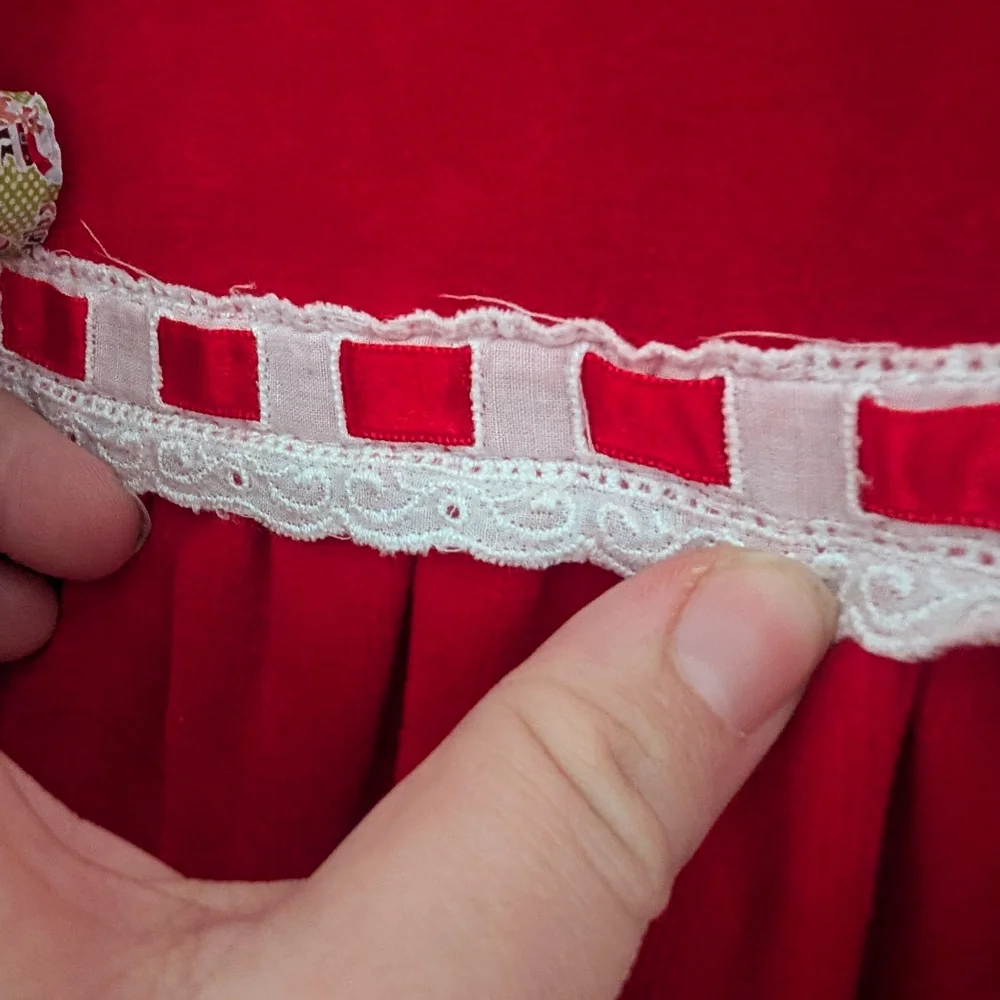 $ Vintage‎ Little Me Red Velour Footie With Lace And Bow Detail
